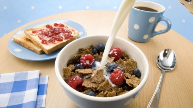 กินอาหารเช้าไม่ช่วยลดน้ำหนัก แต่มีประโยชน์