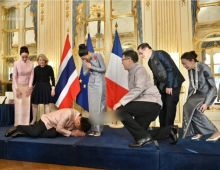 วาสนา นาน่วม เผยภาพ อนุทิน ก้มกราบพระบาทแสดงความยินดี เจ้าฟ้าสิริวัณณวรีฯ