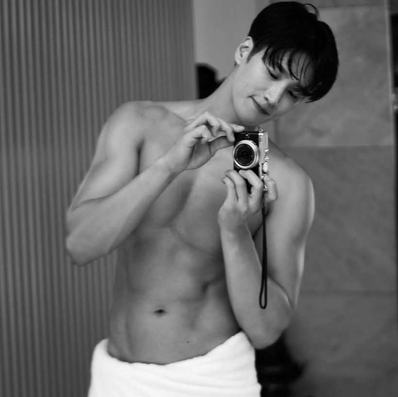 หล่อล่ำบึก พระเอกดังเผยสูตรลีนหุ่น อึ้ง! กินอกไก่วันละ 8 เเพ็ค