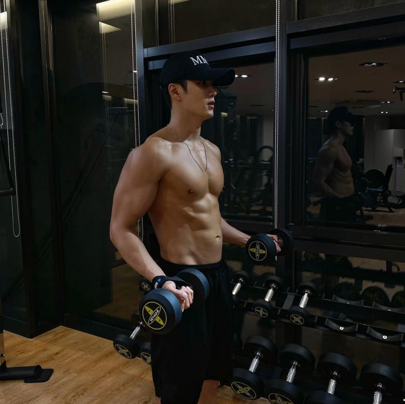 หล่อล่ำบึก พระเอกดังเผยสูตรลีนหุ่น อึ้ง! กินอกไก่วันละ 8 เเพ็ค