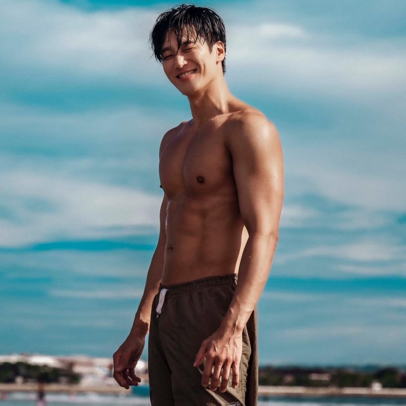 หล่อล่ำบึก พระเอกดังเผยสูตรลีนหุ่น อึ้ง! กินอกไก่วันละ 8 เเพ็ค